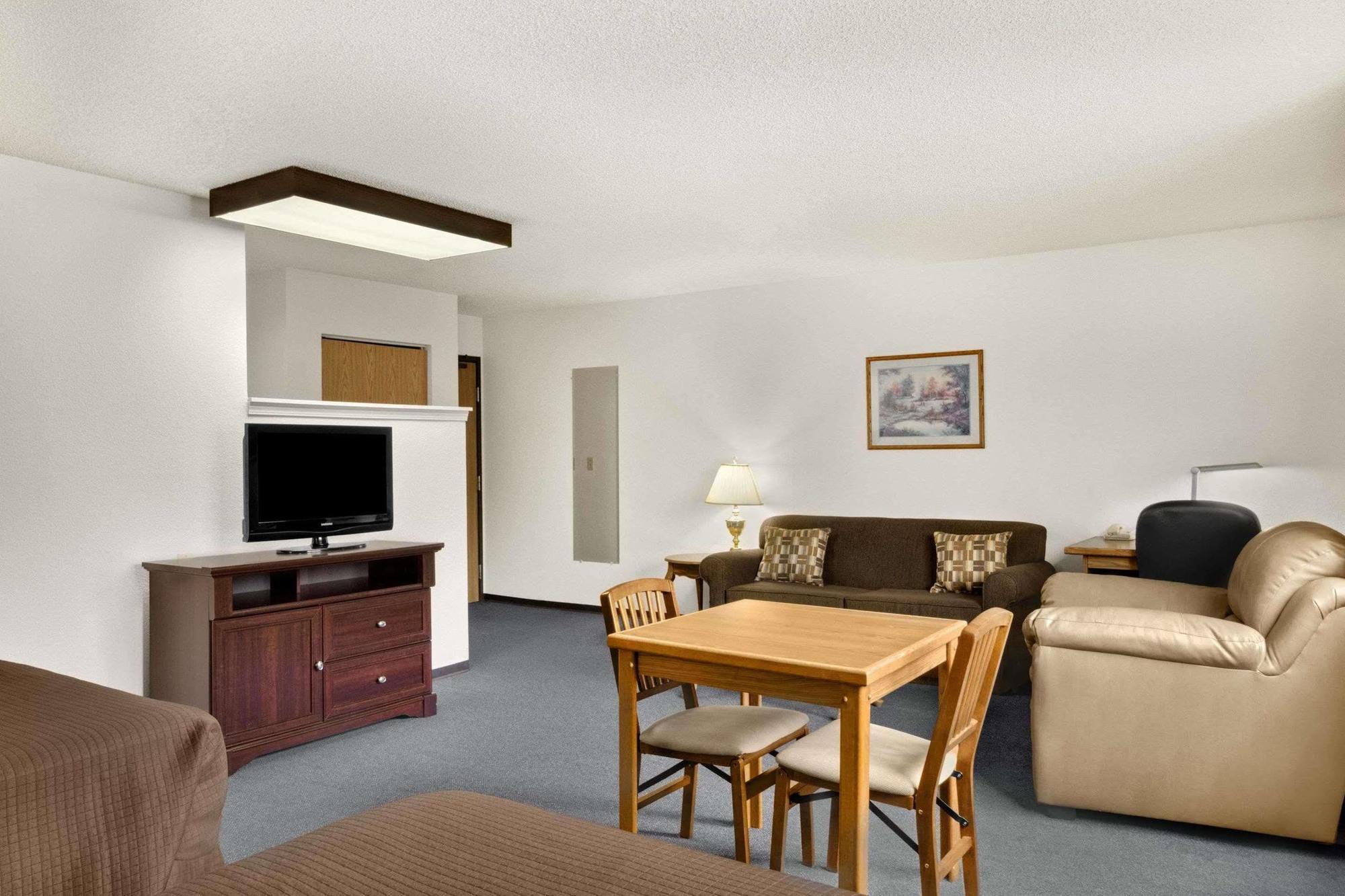 Super 8 By Wyndham Williams Lake Bc Экстерьер фото
